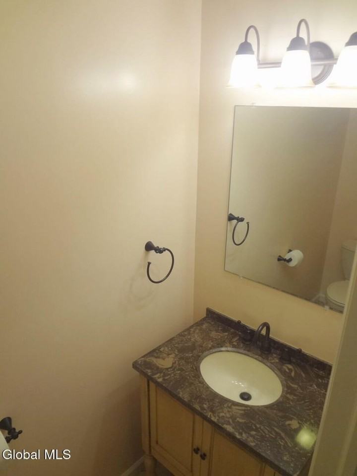 4007 Chaucer Pl - Photo 7 of 50