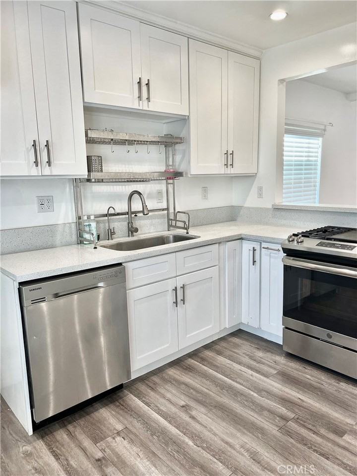 7110 Valmont St - Photo 6 of 23
