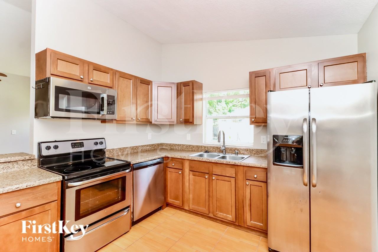 1805 Coyote Pl - Photo 6 of 16