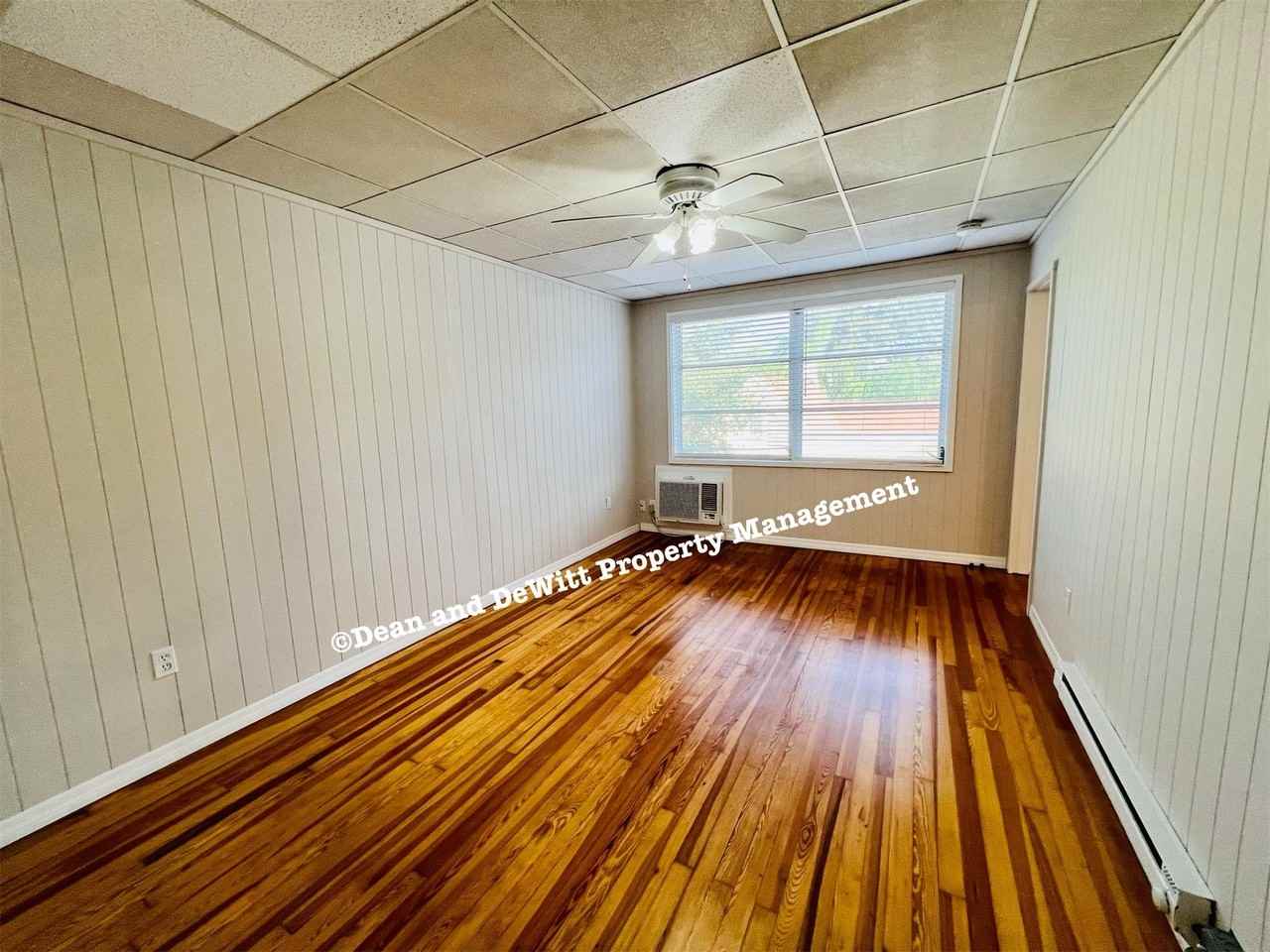 1233 Oak St Ne #7 - Photo 2 of 14