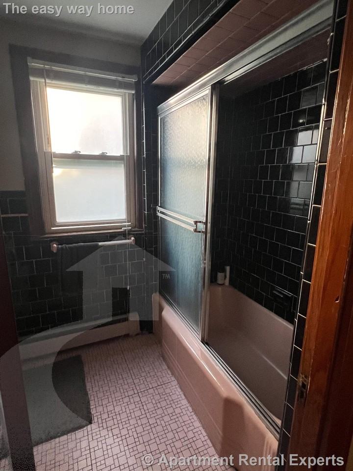 17 Irving St #1 - Photo 6 of 14