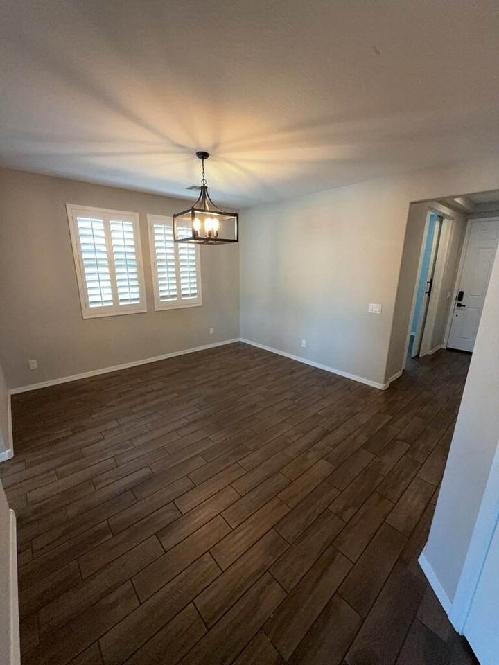 5525 N 187th Ln - Photo 7 of 32
