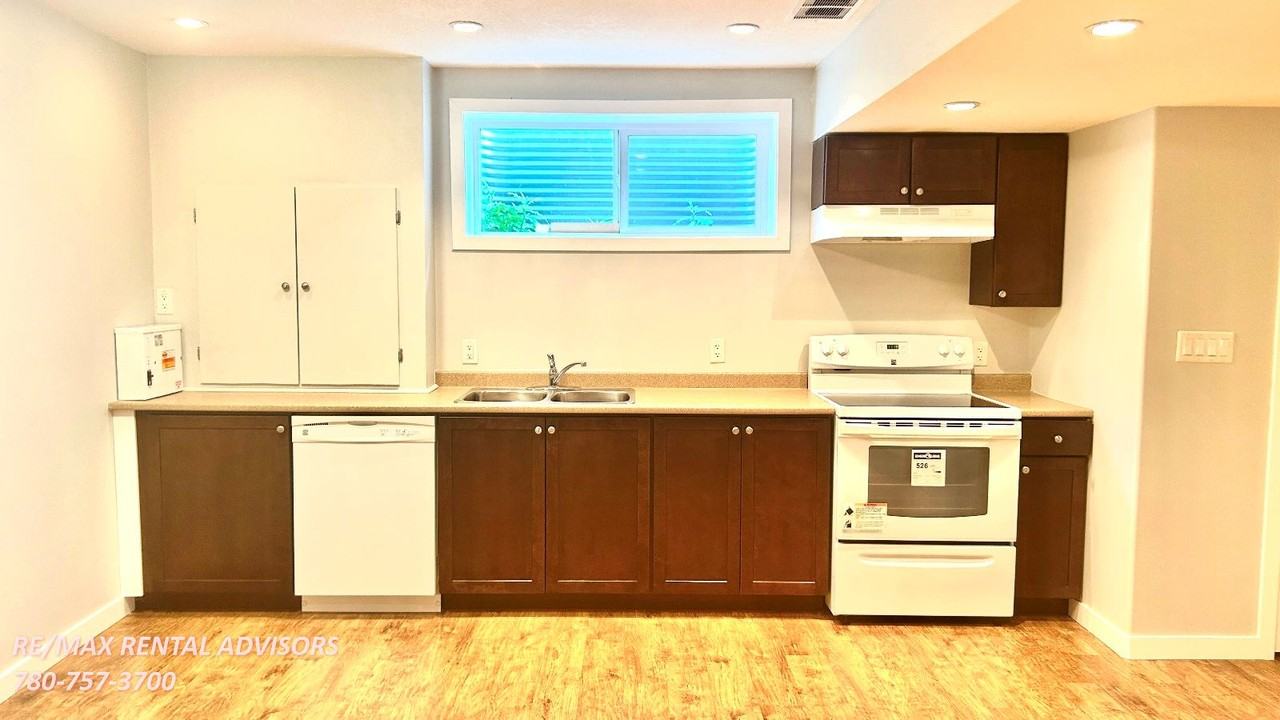 BSMT 10530 62 Avenue Northwest - Photo 2 of 20