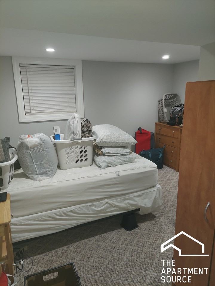 3828 N Francisco Ave #G - Photo 2 of 5
