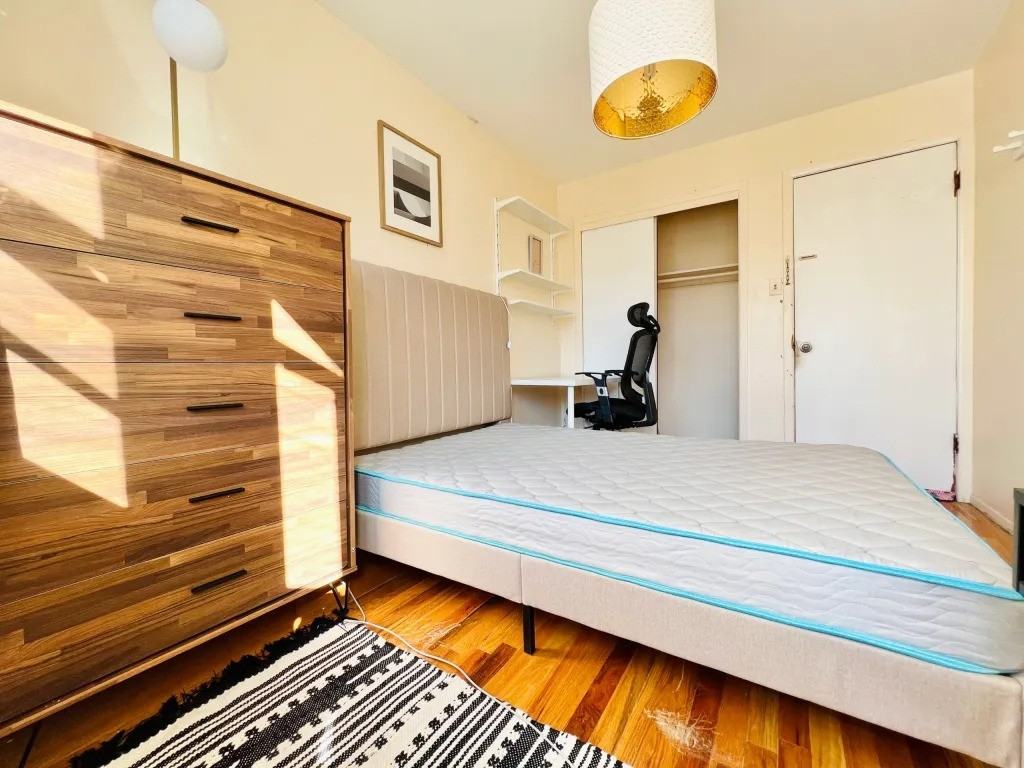 Private Bedroom in 4 Bedroom/1 Bathroom Home - Photo 2 of 6