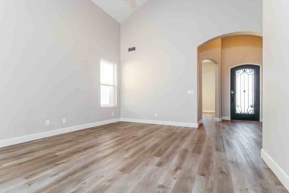 6512 S 49th Dr - Photo 6 of 17