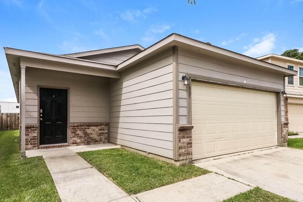 10339 Dawson Hill Ln - Photo 3 of 16
