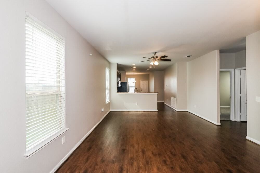 10339 Dawson Hill Ln - Photo 4 of 16
