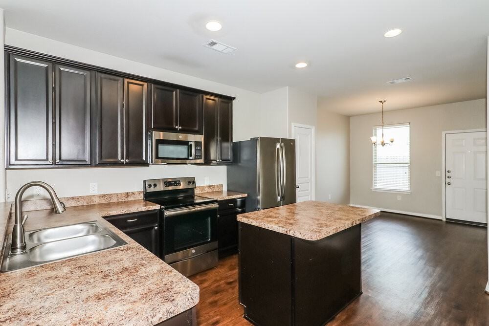 10339 Dawson Hill Ln - Photo 7 of 16