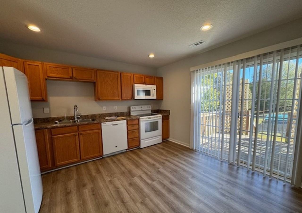 702 Patriot Ln - Photo 4 of 16