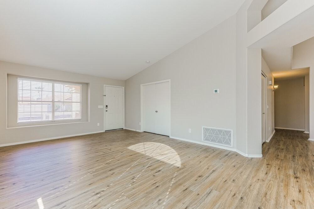 4262 E Alder Ave - Photo 3 of 16