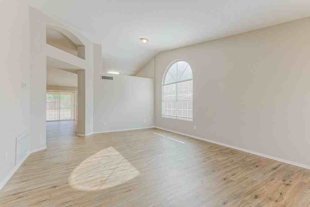4262 E Alder Ave - Photo 5 of 16