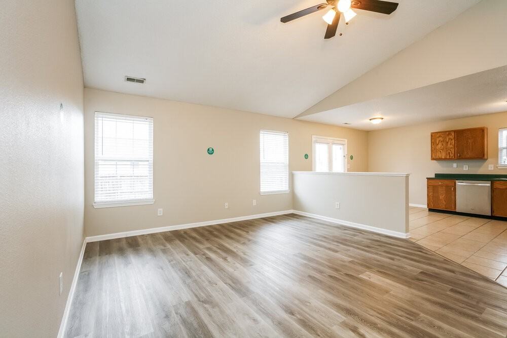9796 Thomas Ln - Photo 3 of 15