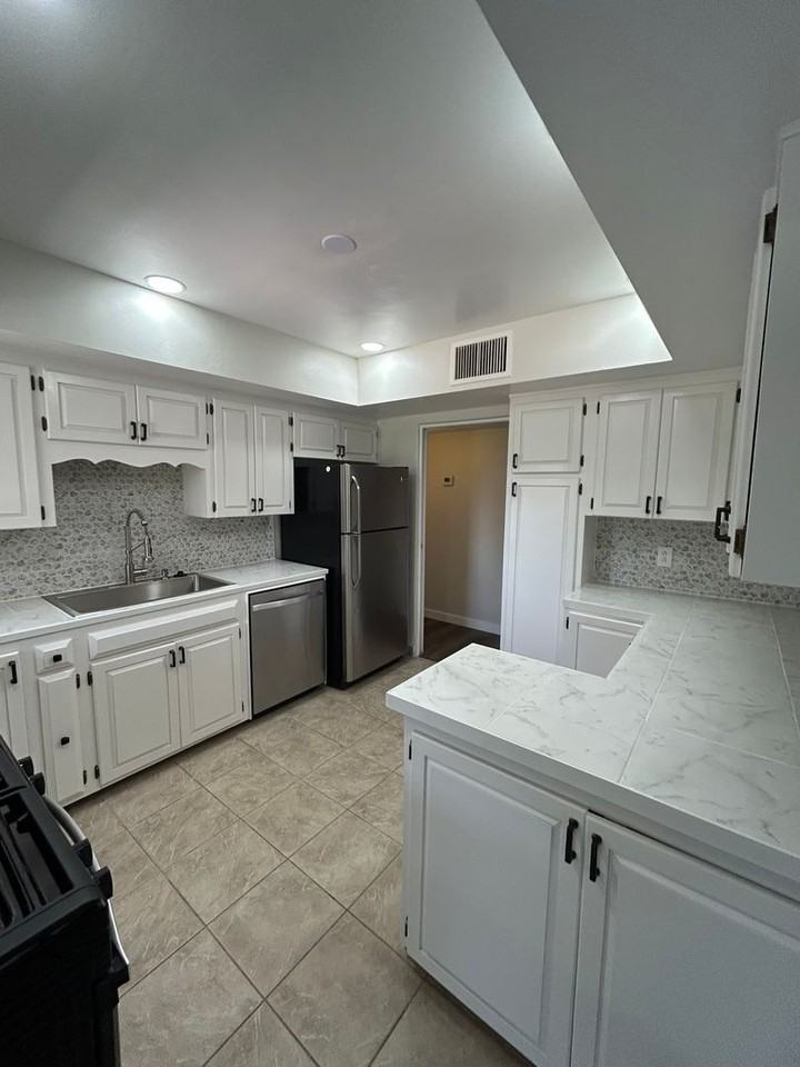 5544 N 10th Ave - Photo 6 of 22