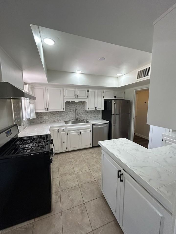 5544 N 10th Ave - Photo 7 of 22
