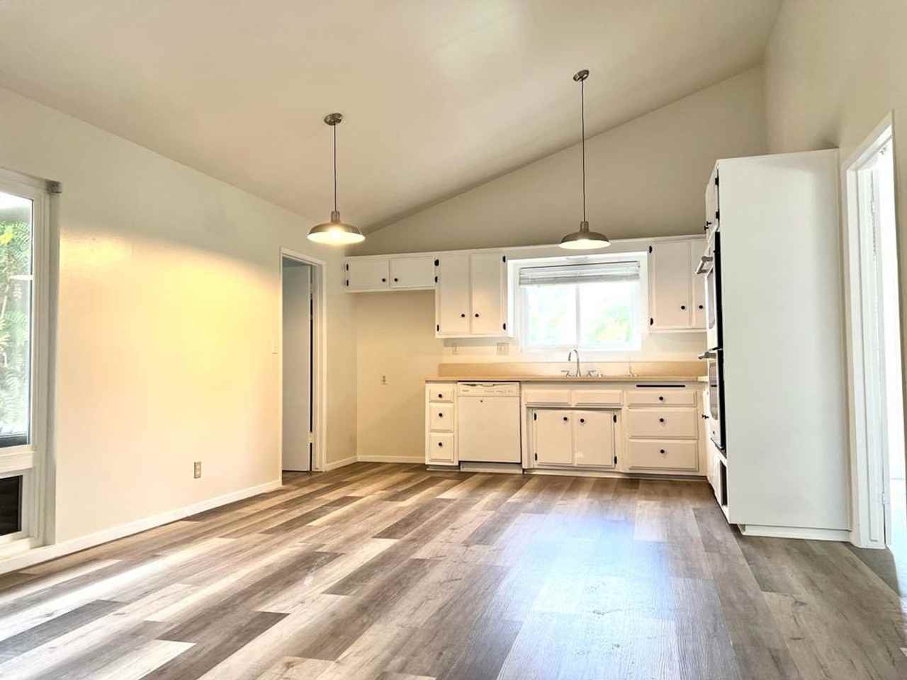 24360 Crestlawn St - Photo 7 of 34