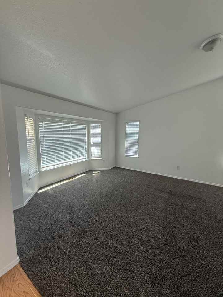 2505 Nimbus Ct - Photo 3 of 26
