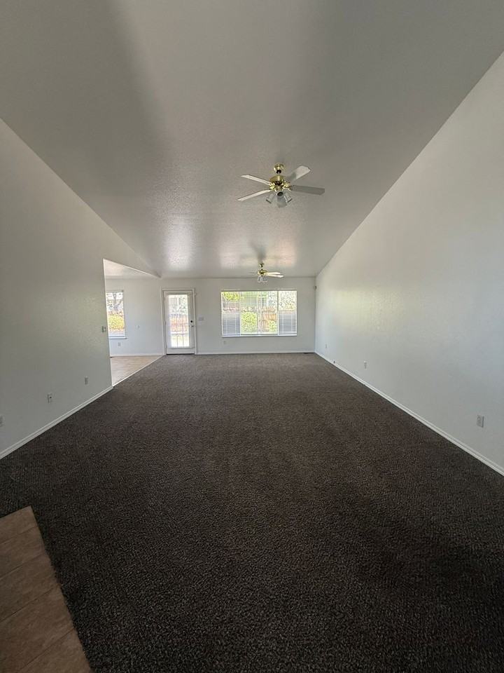 2505 Nimbus Ct - Photo 4 of 26