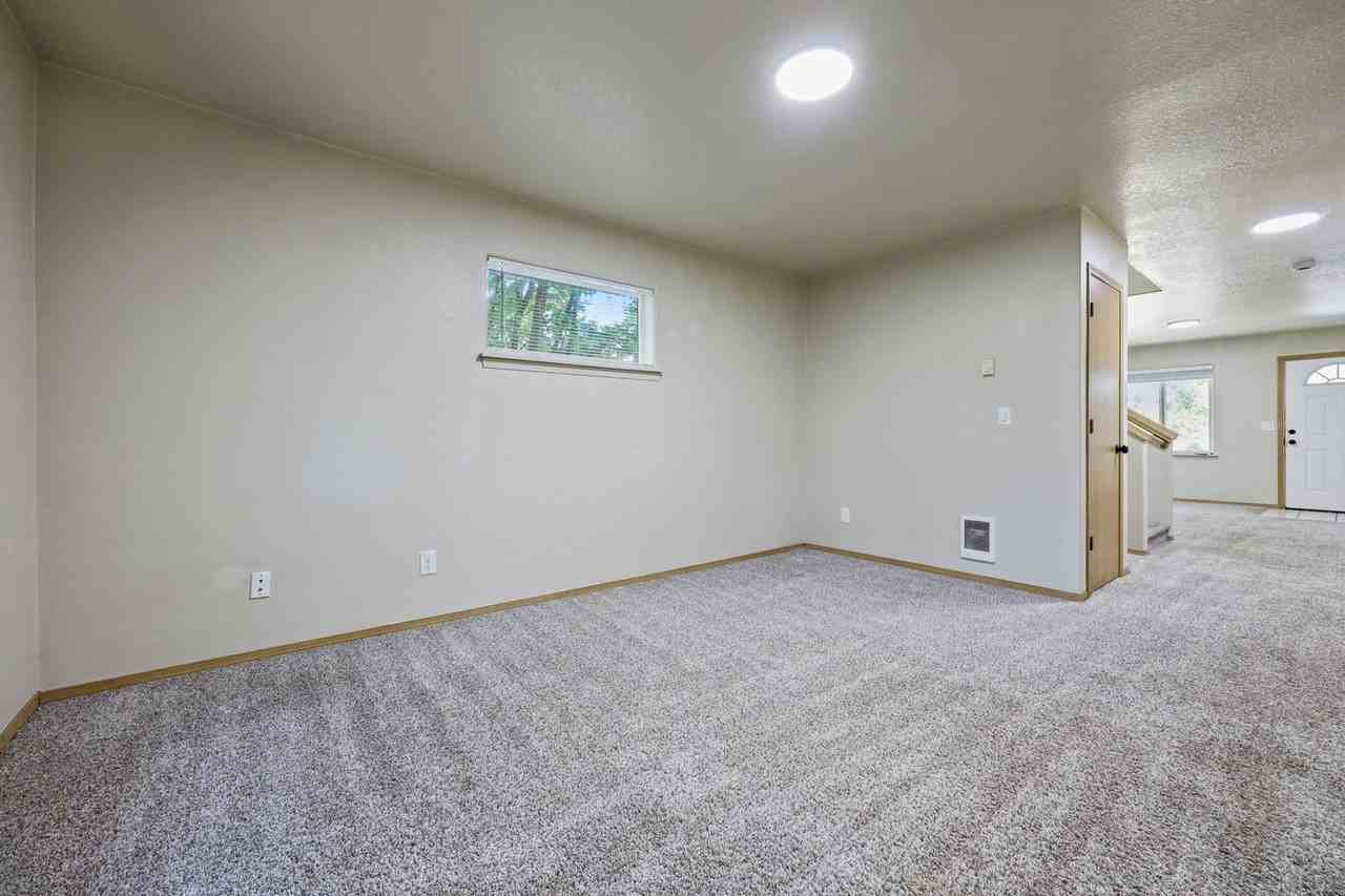12564 Se Ramona St - Photo 6 of 41