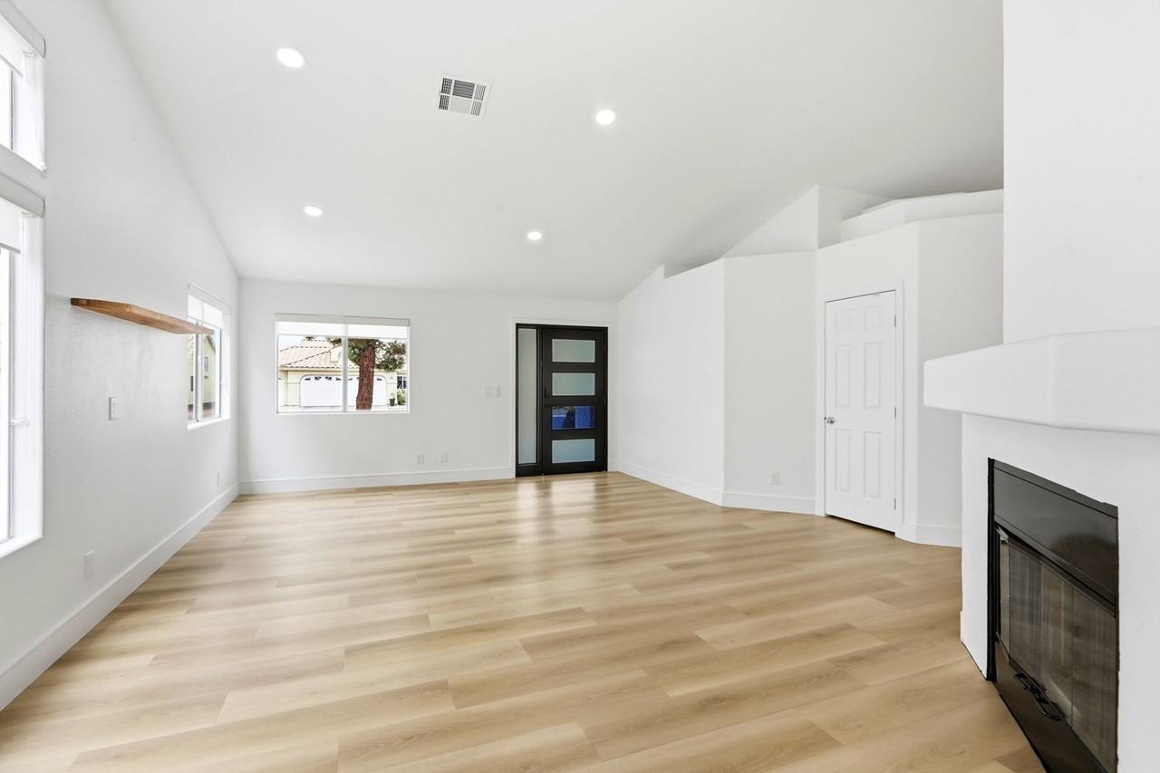 4818 Carefree Dr #4818 - Photo 7 of 33
