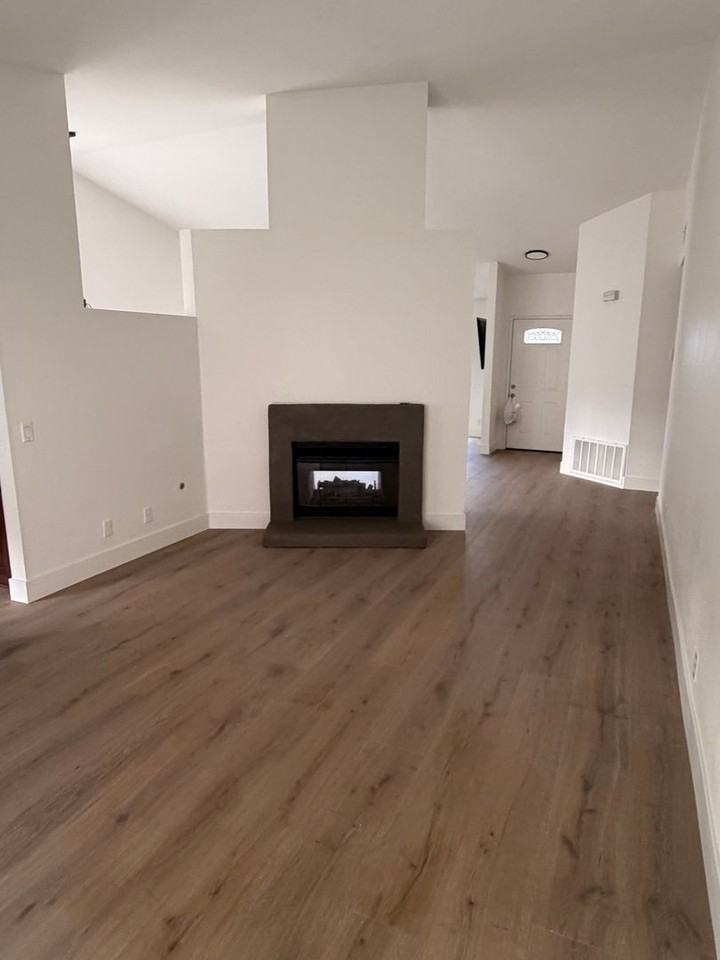 169 Ely St - Photo 4 of 16