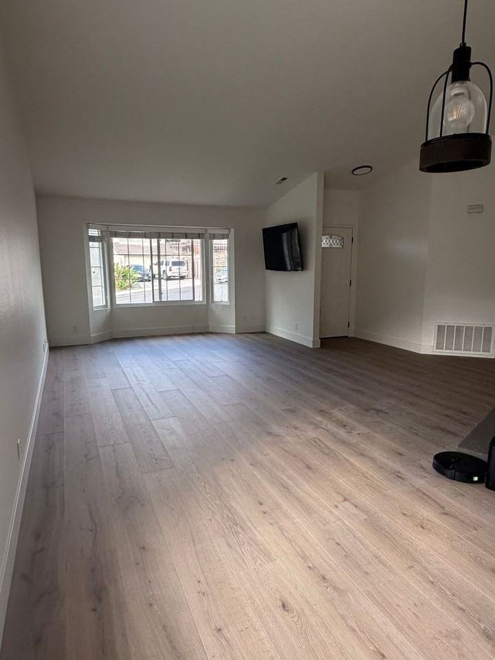 169 Ely St - Photo 6 of 16