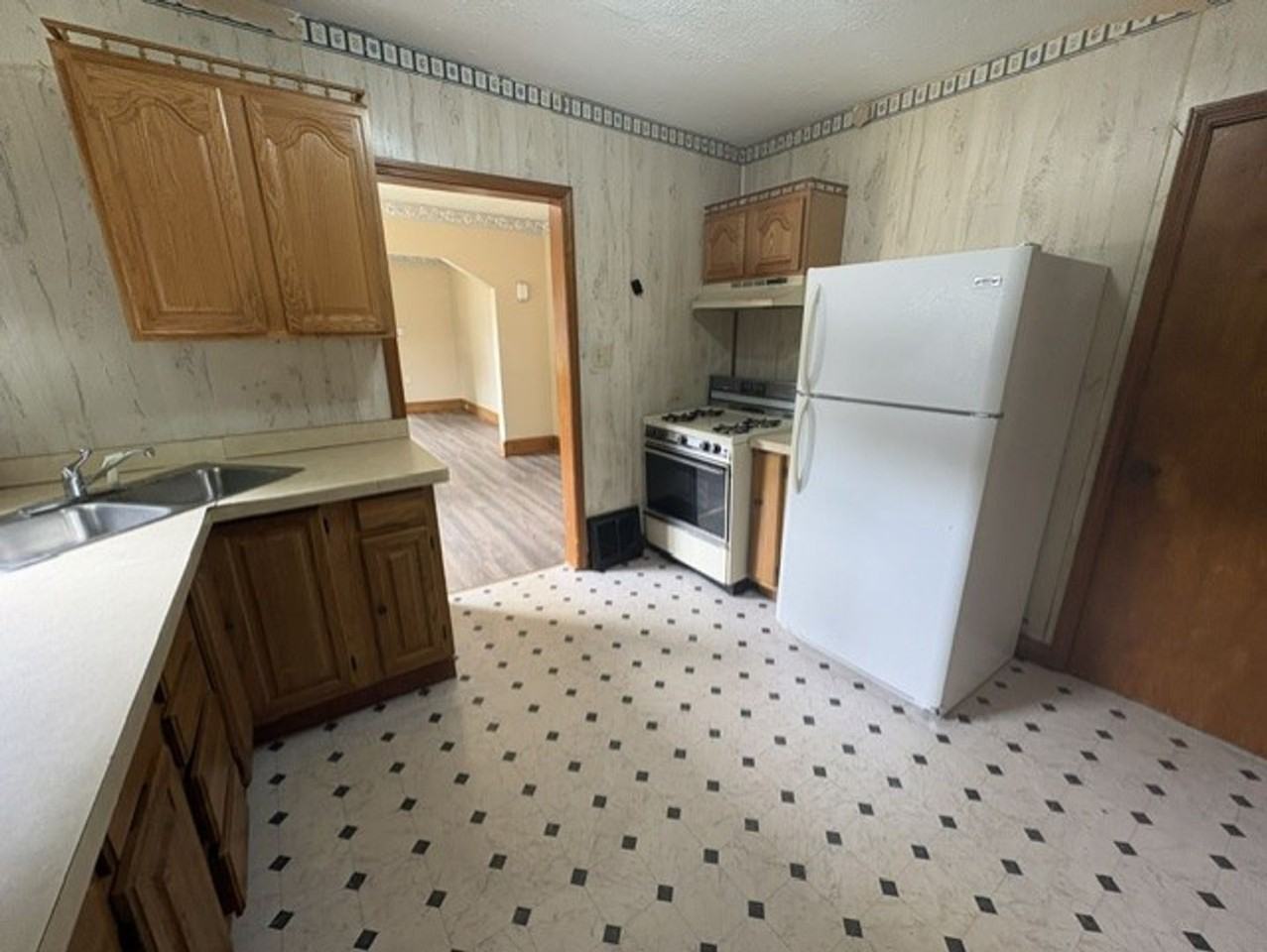 1169 Weiser Ave - Photo 7 of 11