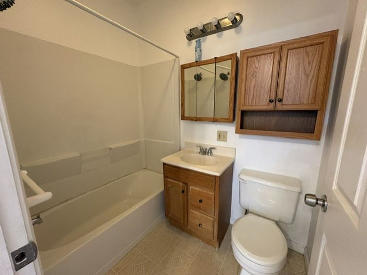 631 Viewpoint Ave - Photo 6 of 10