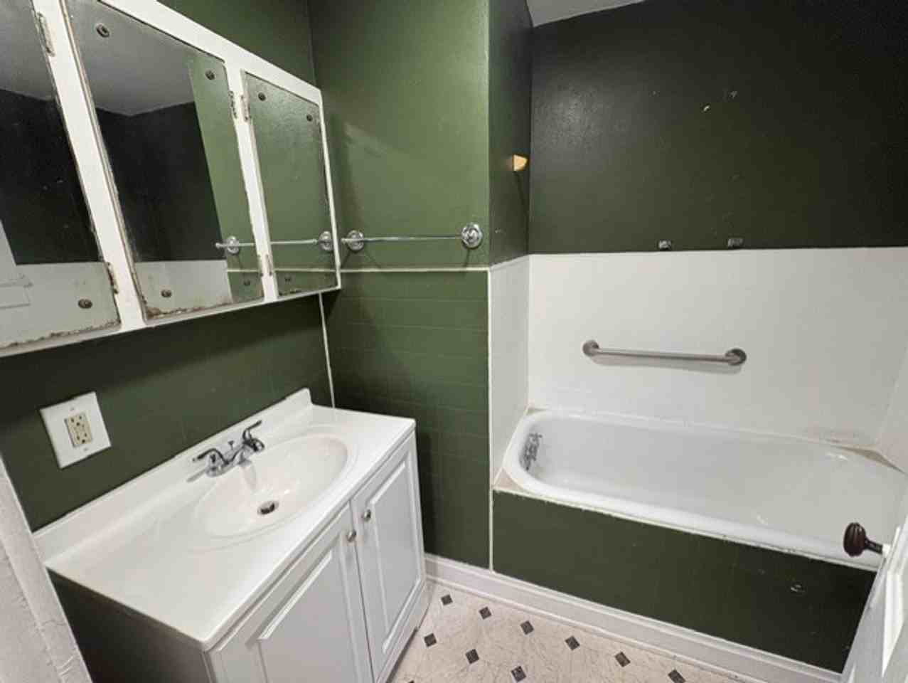 586 Madison Ave - Photo 6 of 16