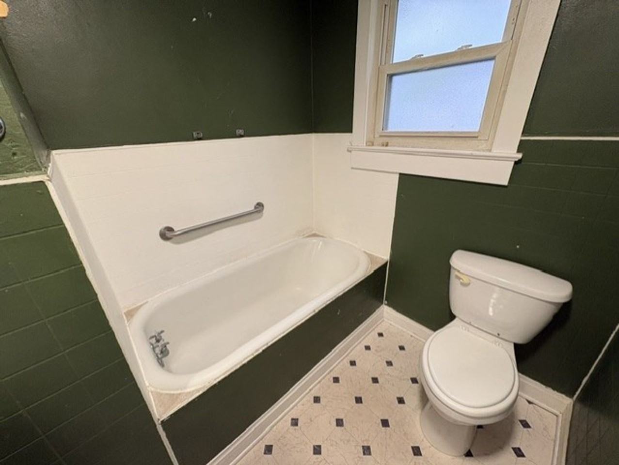 586 Madison Ave - Photo 7 of 16