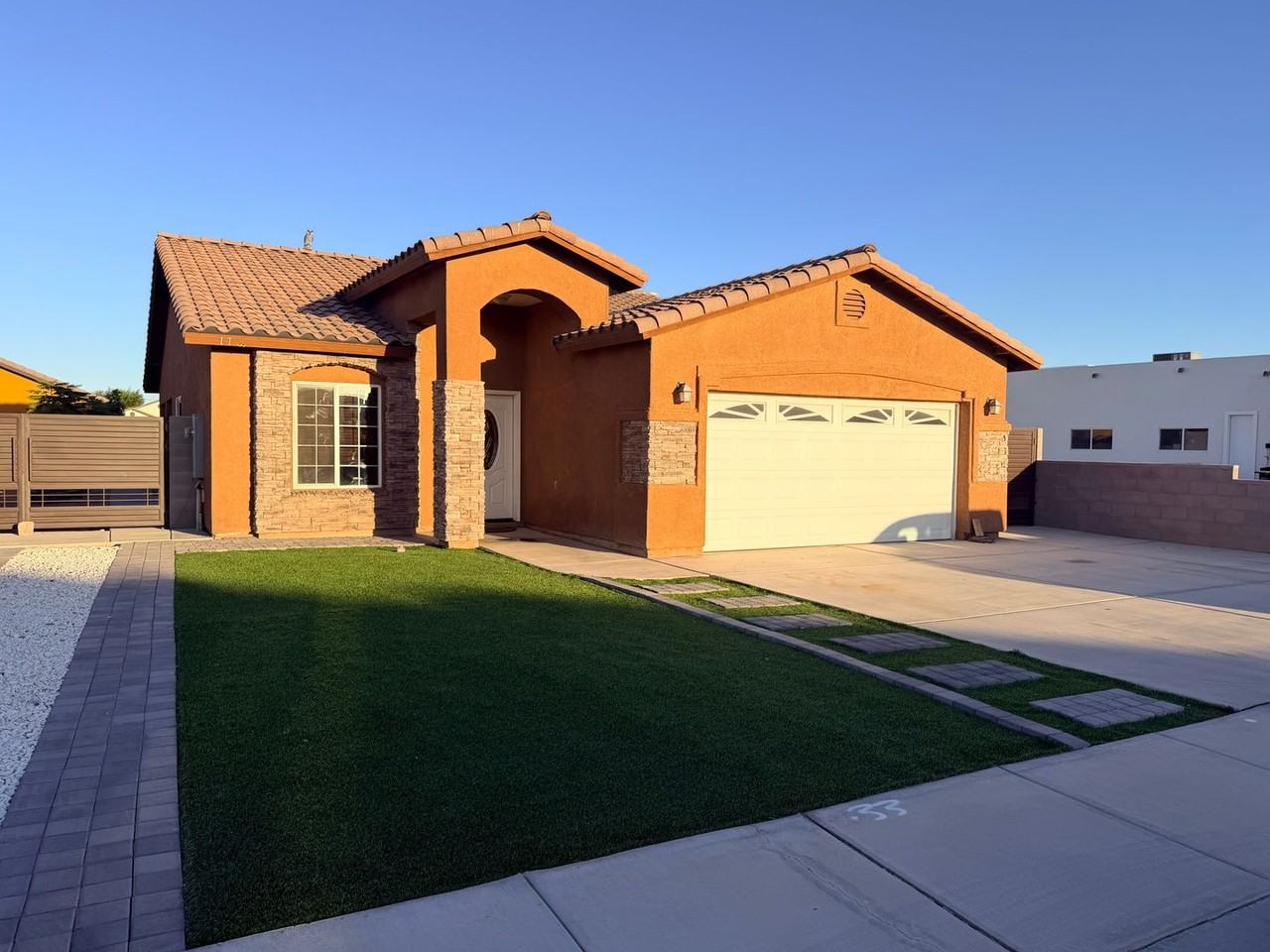 173 N Cecilia Torres Ct - Photo 3 of 4