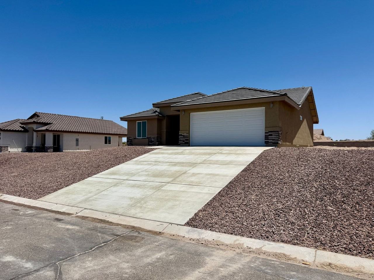 10857 Silver Spur Dr - Photo 3 of 27