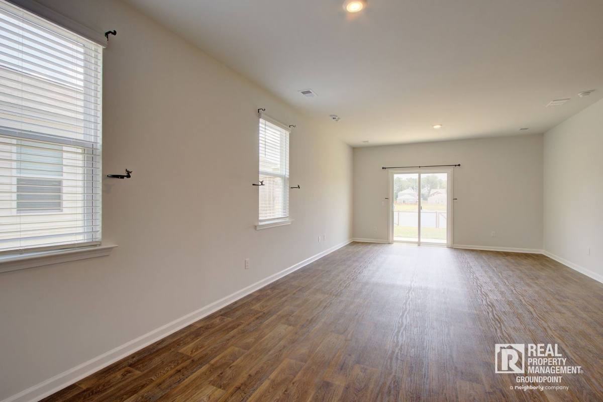 113 Hillsford Ln - Photo 3 of 10