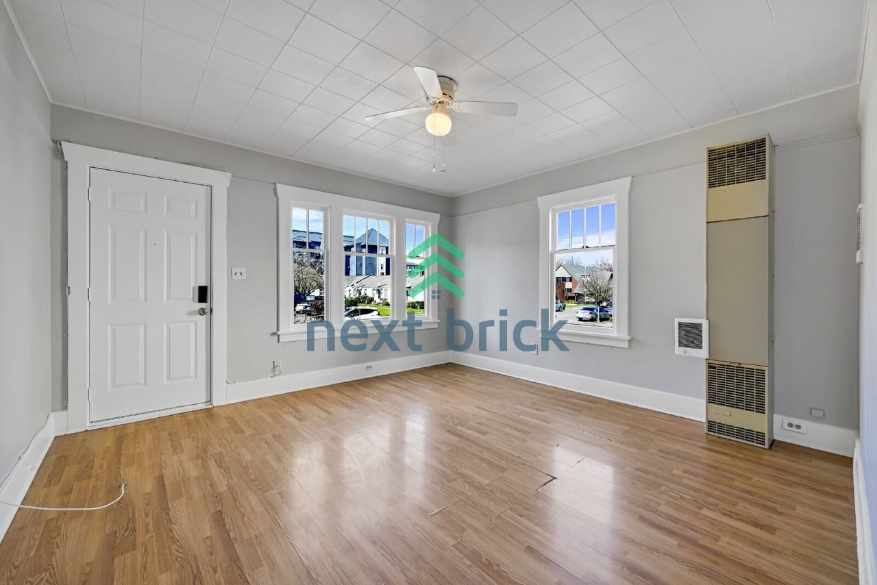 112 Wells Ave S - Photo 2 of 19