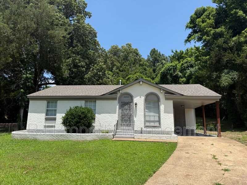 4200 Clydesdale Dr - Photo 2 of 9