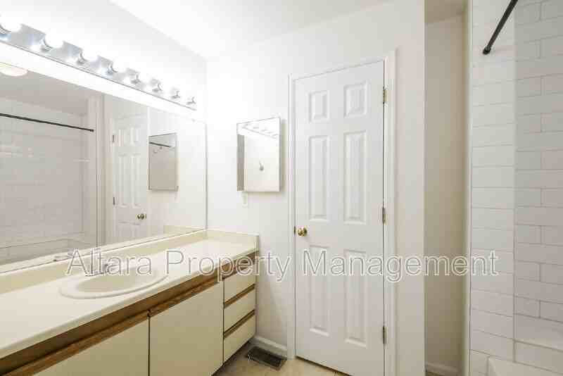 10041 E Mexico Ave - Photo 5 of 19