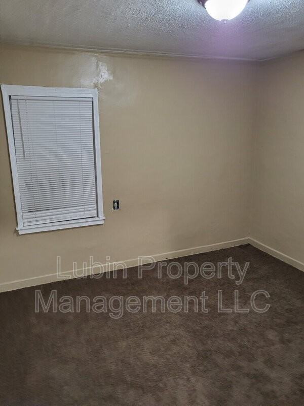 1368 Springdale St - Photo 2 of 5