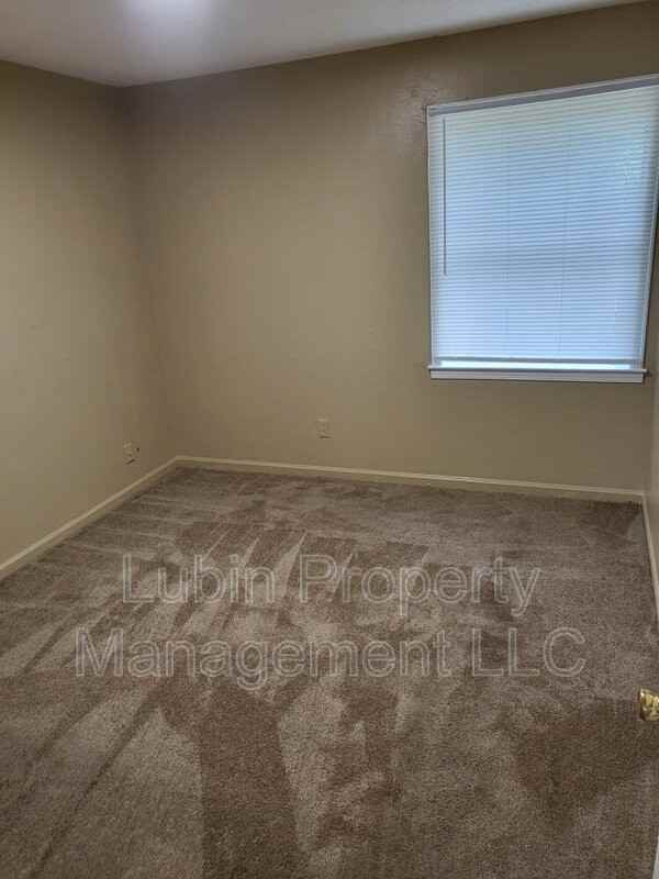 1165 Nester Cv - Photo 3 of 5