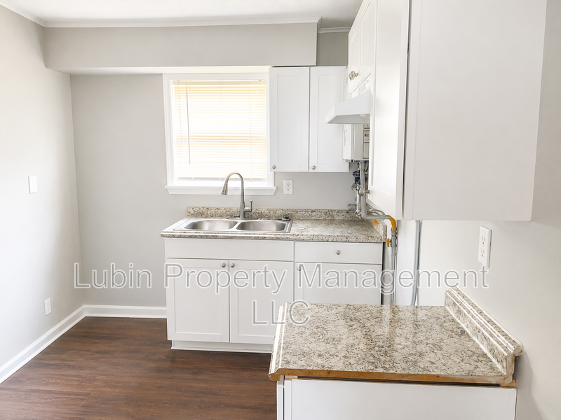 2358 Zanone Ave - Photo 6 of 8