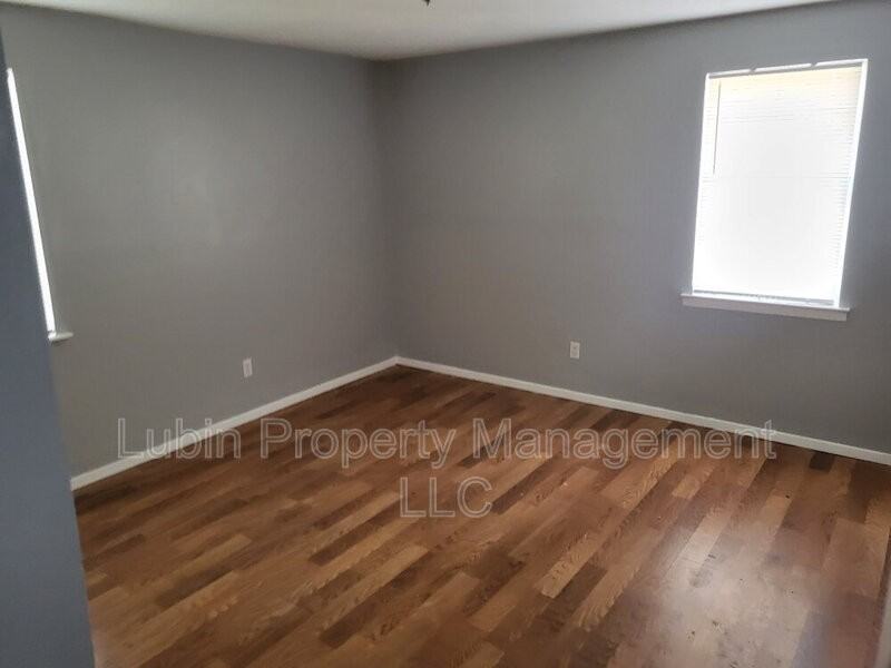 4423 Sumners Wells Rd - Photo 2 of 8