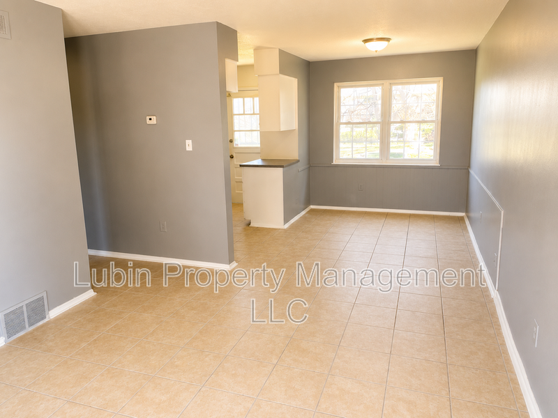 590 Blackhawk Rd - Photo 3 of 9