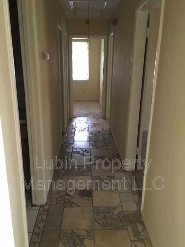 3266 Rochester Rd - Photo 4 of 5