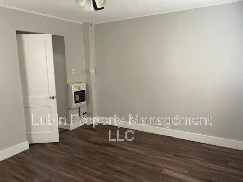 781 David St - Photo 5 of 12