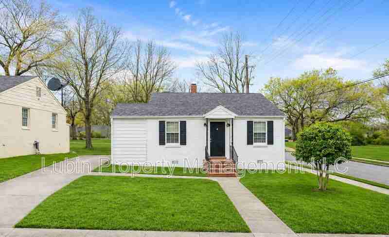 1047 Randle St - Photo 3 of 3
