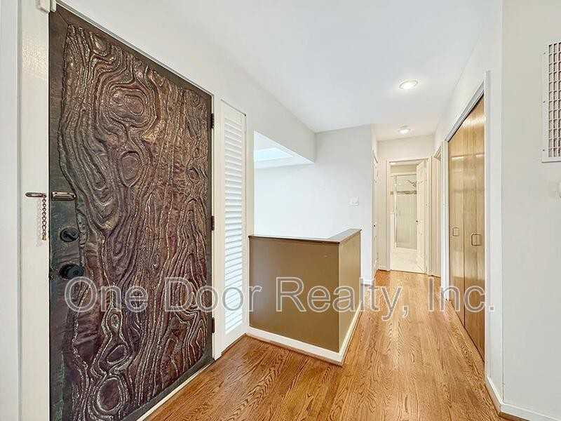 609 Indian Springs Ct - Photo 4 of 39