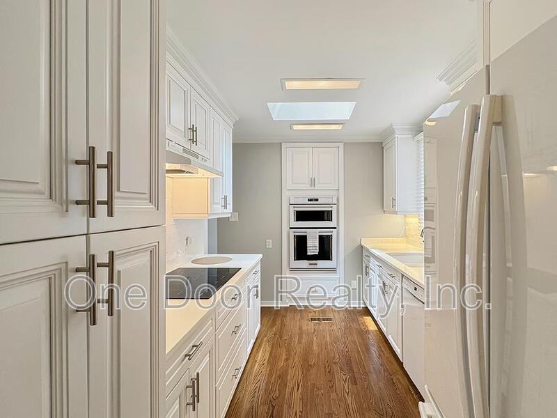 609 Indian Springs Ct - Photo 5 of 39