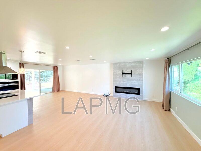 10839 Fellows Ave #10839 - Photo 4 of 41