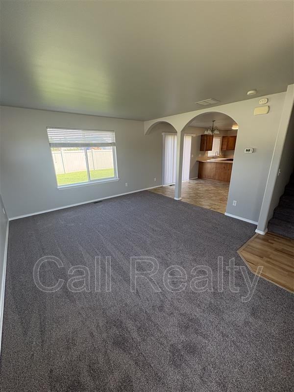 1814 N Arc Rd - Photo 2 of 15