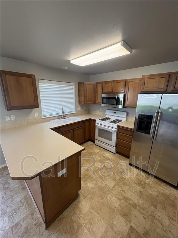 1814 N Arc Rd - Photo 4 of 15