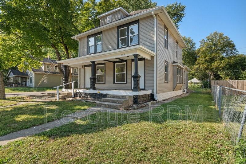 1312 N Dearborn St - Photo 2 of 23